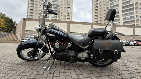 HARLEY-DAVIDSON SOFTAIL STANDARD 